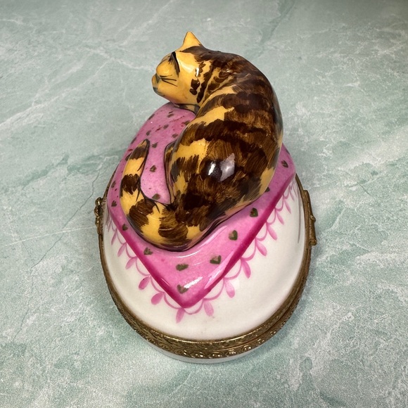 Limoges Tiffany and Co hand painted cat trinket box pink blanket orange cat - Picture 2 of 7